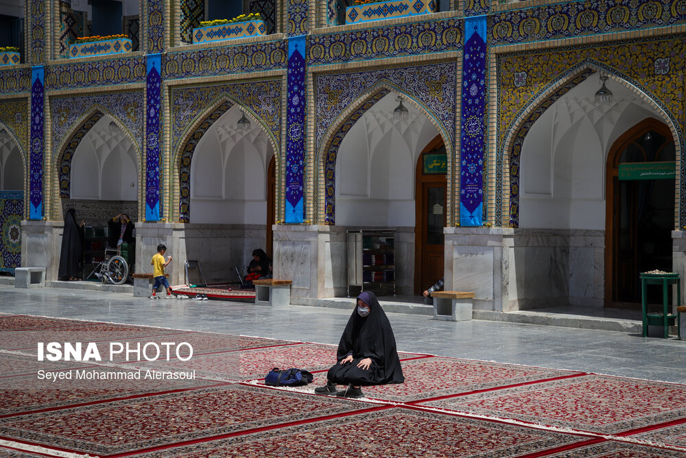 صحن و سرای رضوی پوشیده با فرش