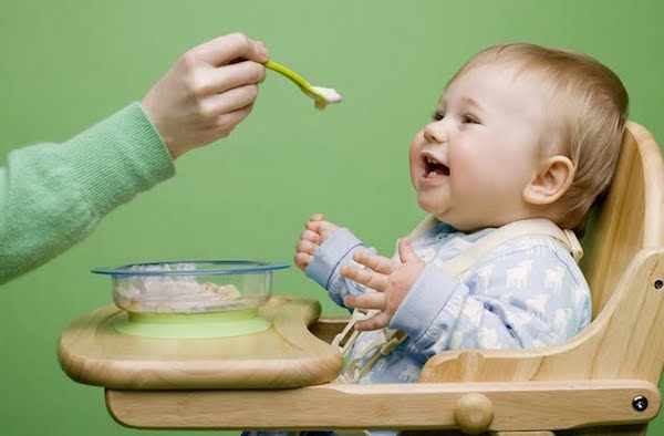 تغذیه ، کودک ، 2 سال اول زندگی ، مواد مغذی ،