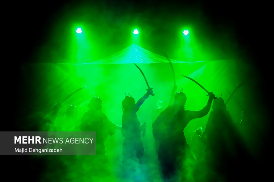 نمایش بزرگ «غریبه شام»