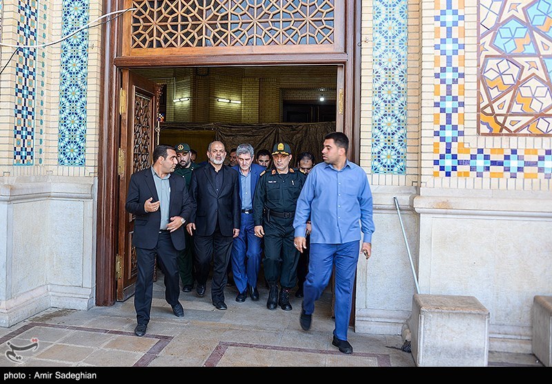 حضور وزیر کشور در حرم شاهچراغ علیه‌السلام