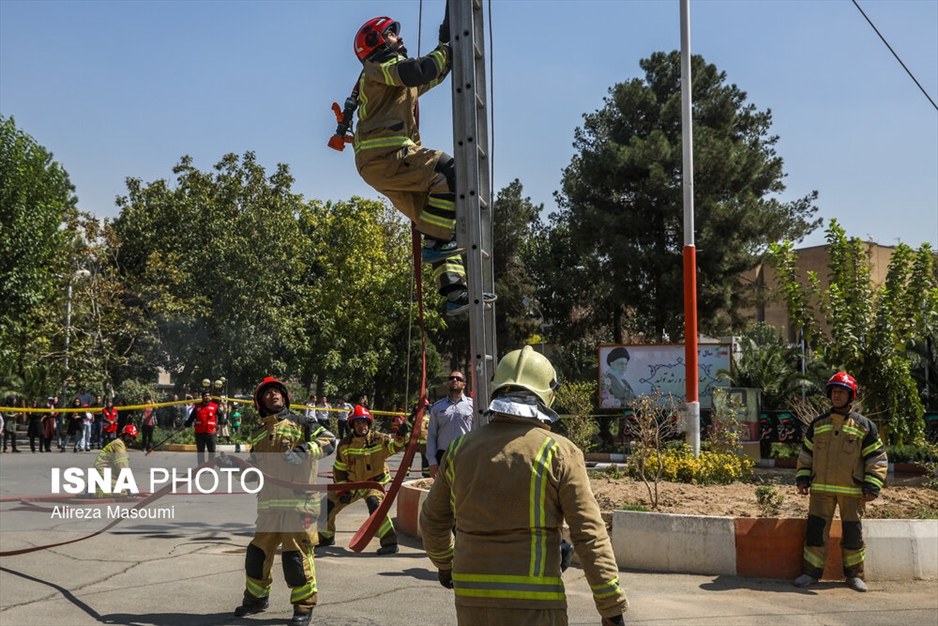 مراسم پایان دوره آتش‌ نشانان داوطلب