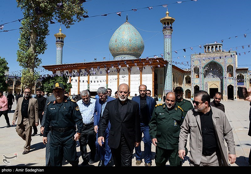 حضور وزیر کشور در حرم شاهچراغ علیه‌السلام