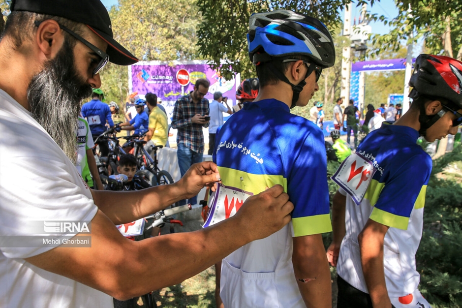 مسابقات المپیاد دوچرخه سواری نوجوانان