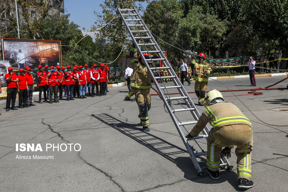 مراسم پایان دوره آتش‌ نشانان داوطلب