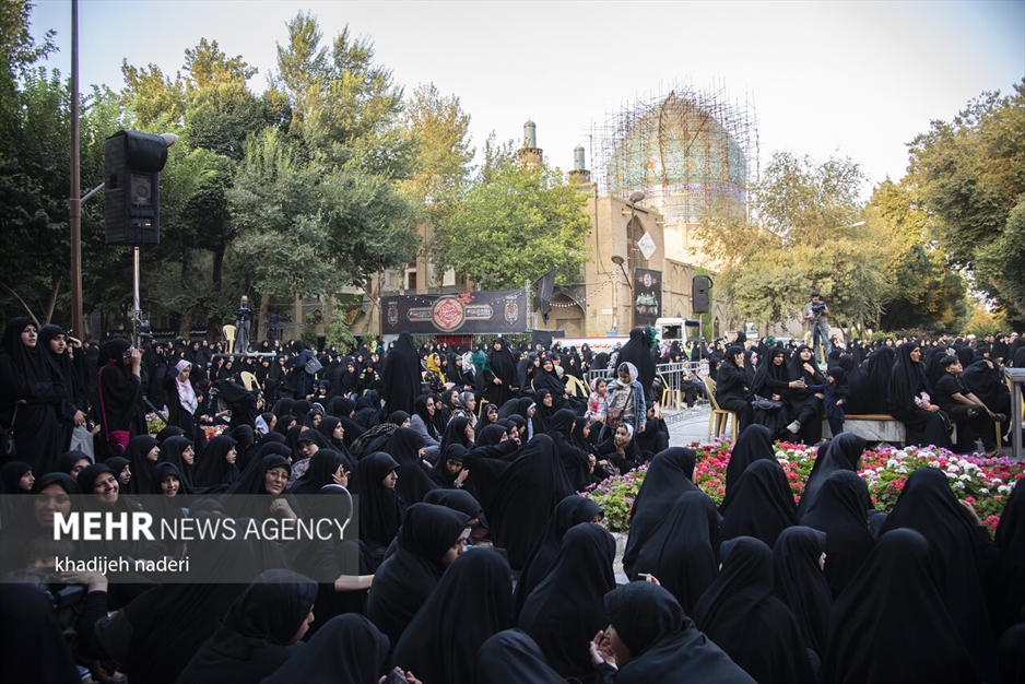 اجتماع بزرگ دختران دهه هشتادی در اصفهان