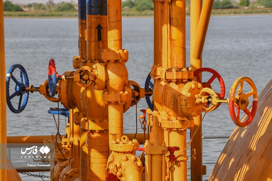 بارگیری اولین کشتی حامل گاز مایع گرم «LPG» در آبادان