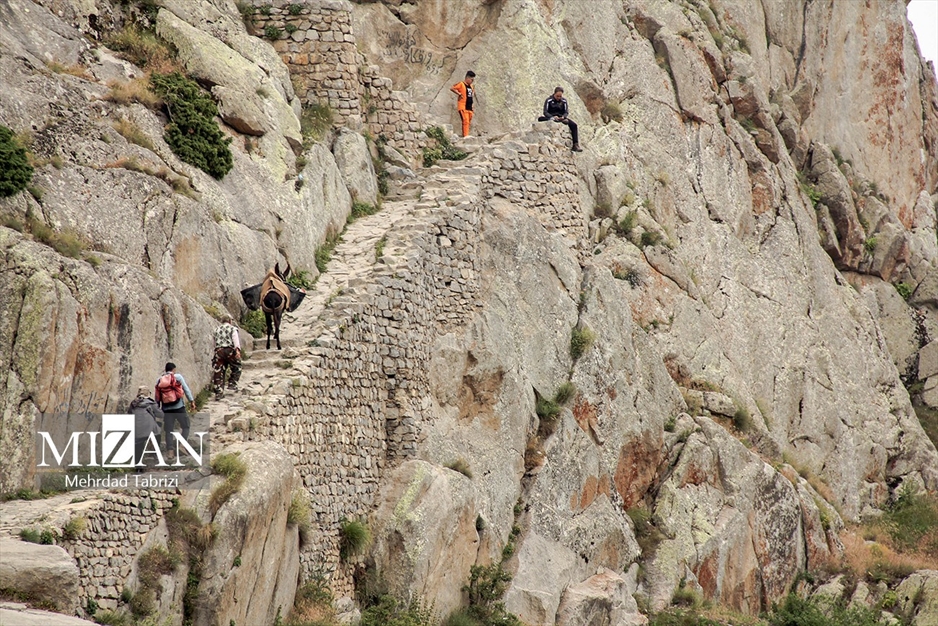 صعود به قلعه بابک
