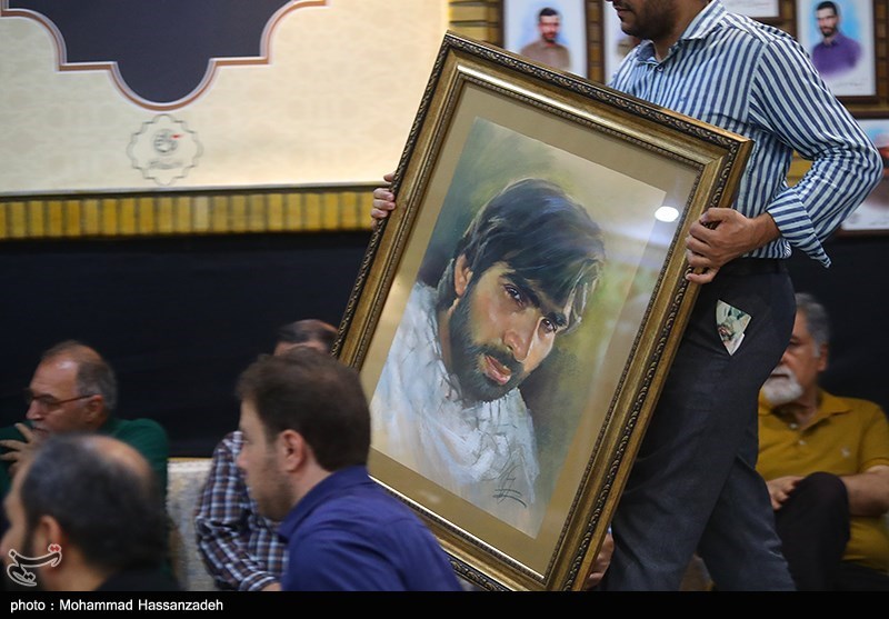 رونمایی از کتاب عکس جاویدالاثر کاظم اخوان