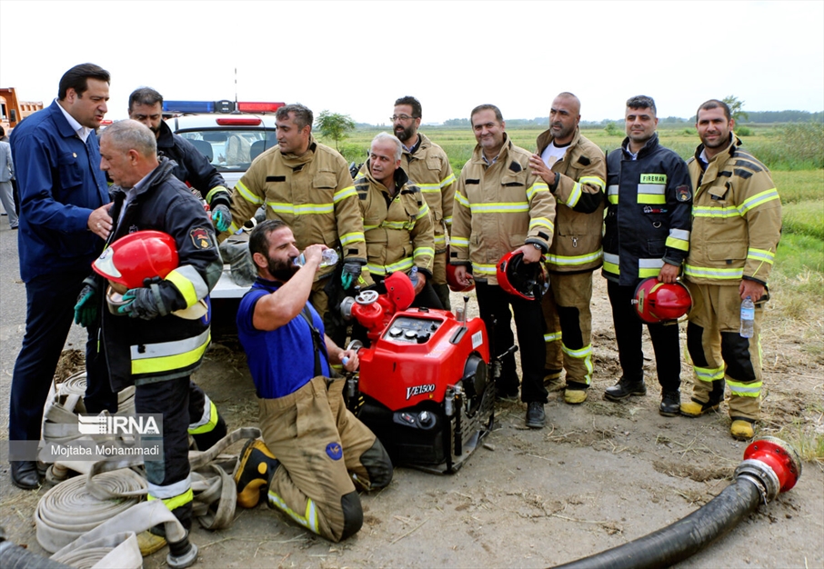 مانور اطفای حریق در تالاب بندرانزلی