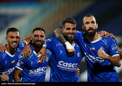 دیدار تیم های فوتبال استقلال و ملوان