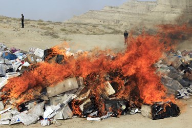 امحاء محموله ۵۲ تنی کالای قاچاق در هرمزگان