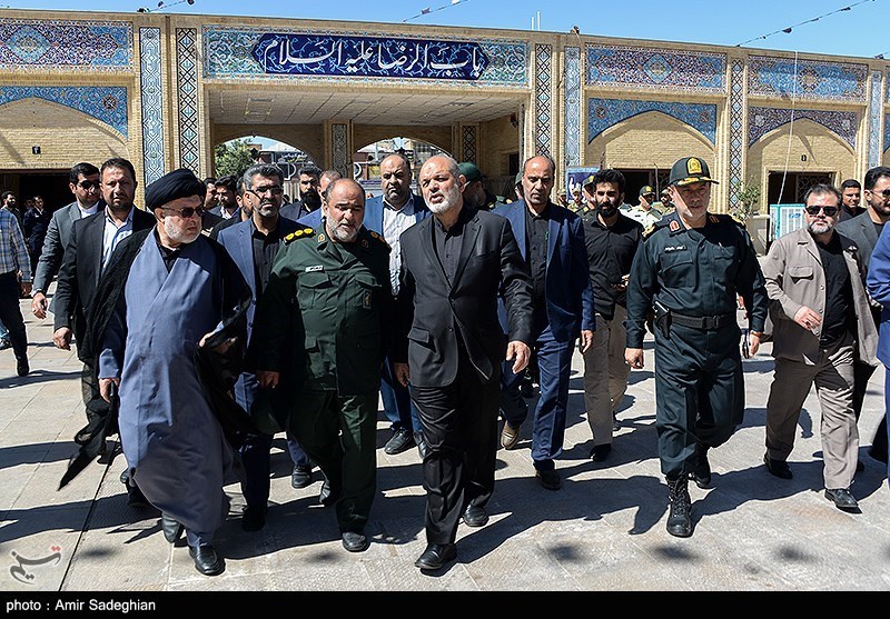 حضور وزیر کشور در حرم شاهچراغ علیه‌السلام