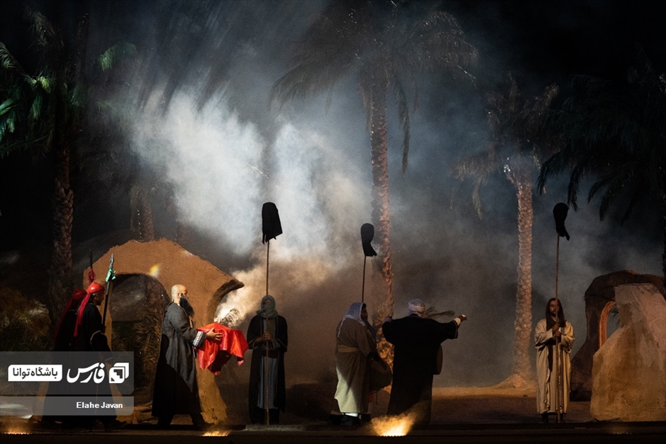 نمایش میدانی «تنهاتر از مسیح»