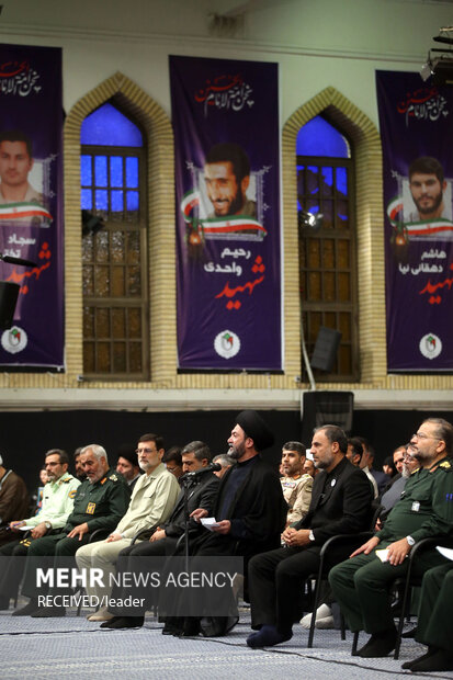 دیداراعضای ستاد برگزاری کنگره ملی شهدای استان اردبیل بارهبرانقلاب