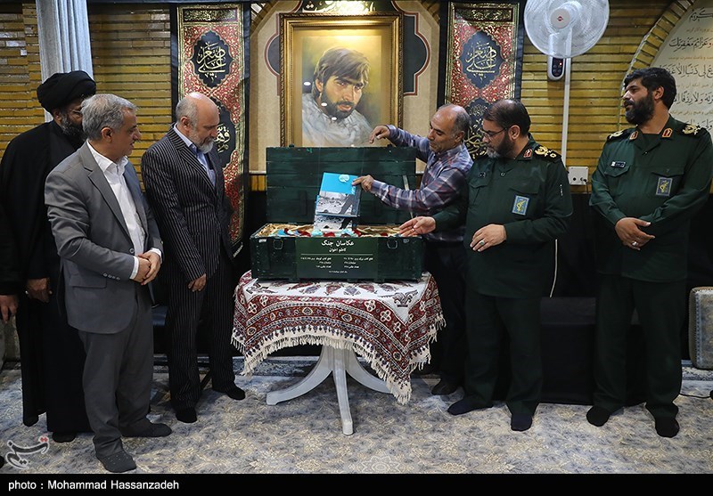 رونمایی از کتاب عکس جاویدالاثر کاظم اخوان