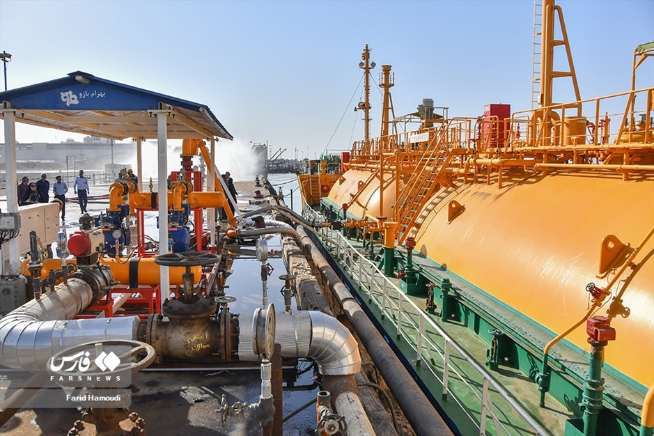 بارگیری اولین کشتی حامل گاز مایع گرم «LPG» در آبادان