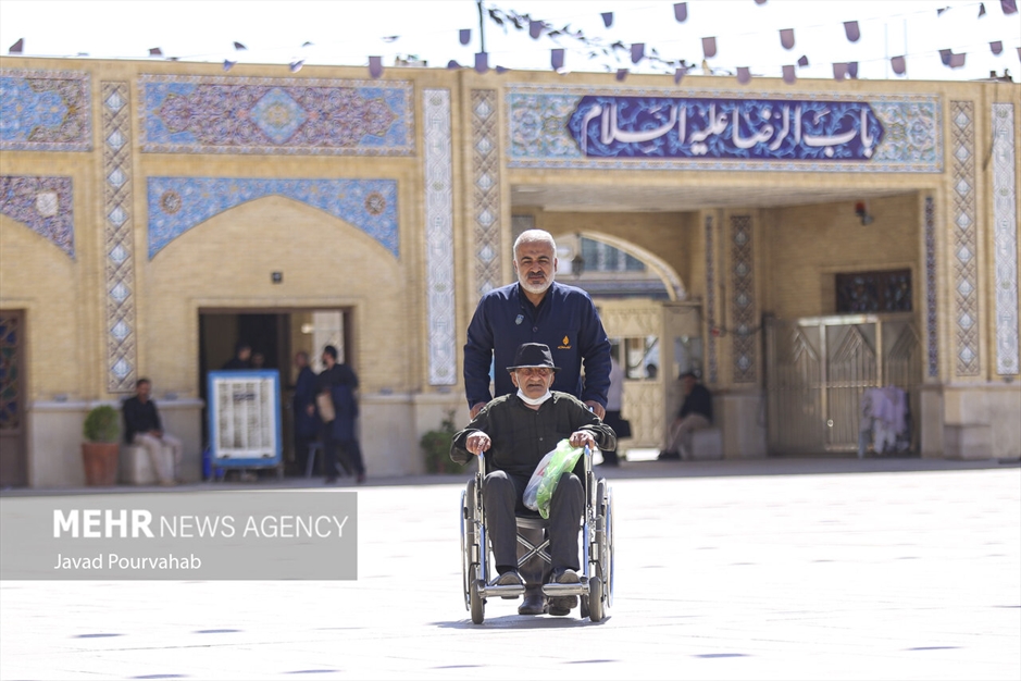 آرامش در حرم مطهر شاهچراغ علیه‌السلام