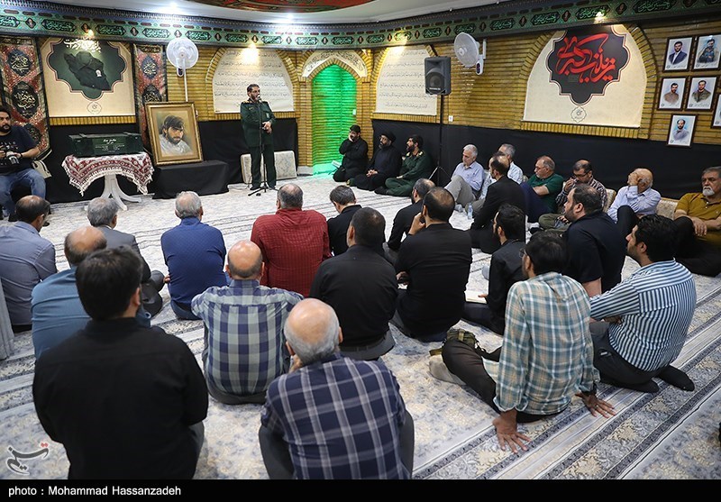 رونمایی از کتاب عکس جاویدالاثر کاظم اخوان