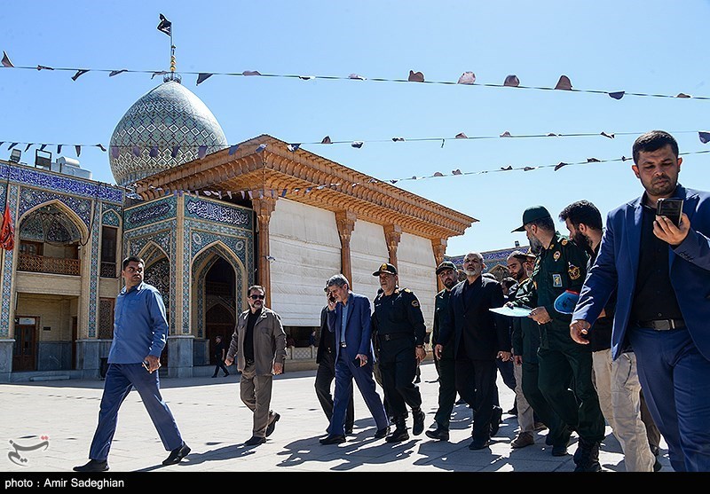 حضور وزیر کشور در حرم شاهچراغ علیه‌السلام