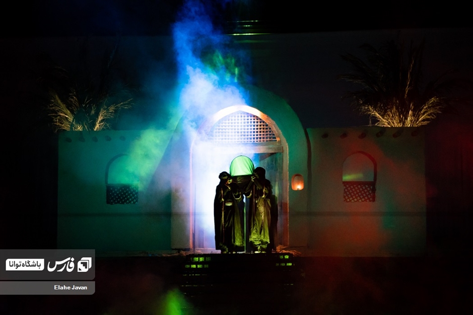 نمایش میدانی «تنهاتر از مسیح»