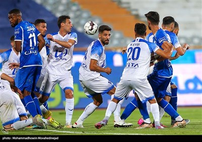 دیدار تیم های فوتبال استقلال و ملوان