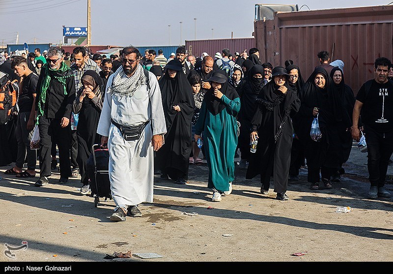 بازگشت زائرین اربعین حسینی از مرز مهران