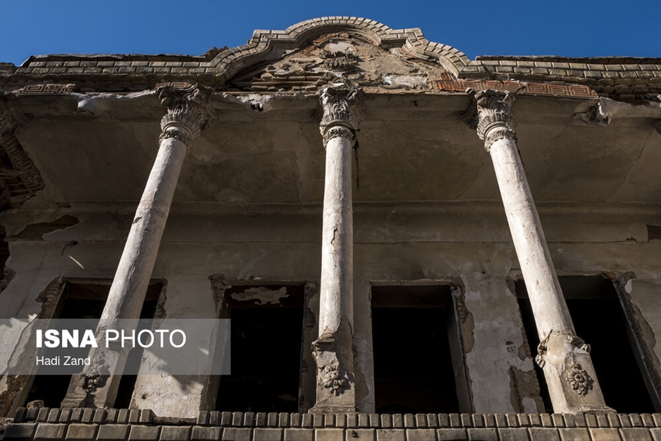 «شکوه‌السلطنه» یا «امین لشکر»
