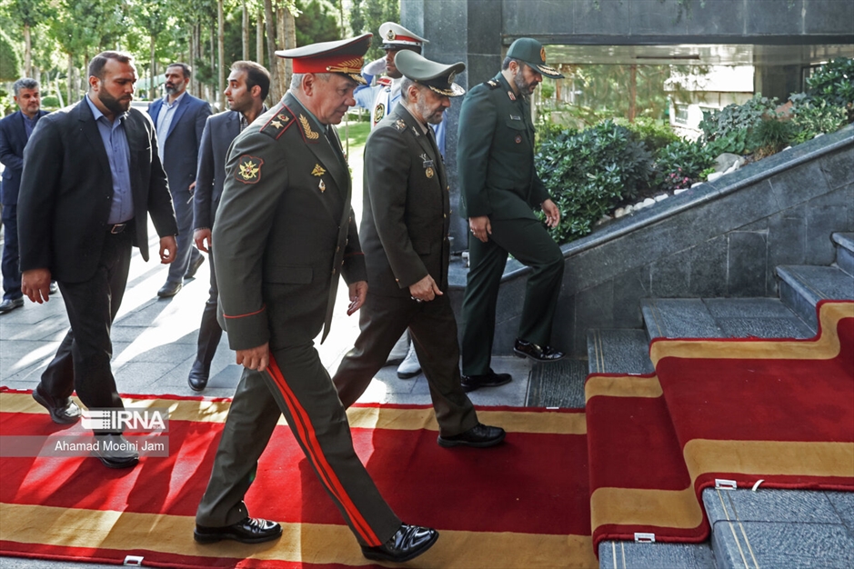  دیدار وزرای دفاع روسیه و ایران