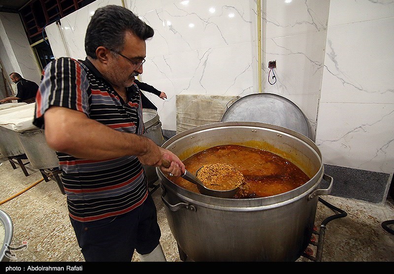 موکبهای پذیرایی از زائران اربعین حسینی در همدان
