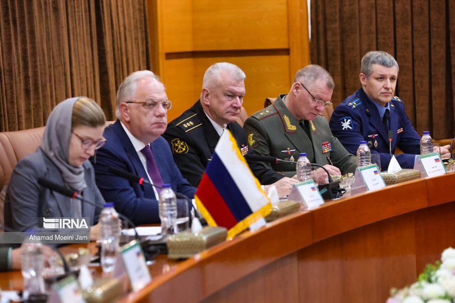  دیدار وزرای دفاع روسیه و ایران