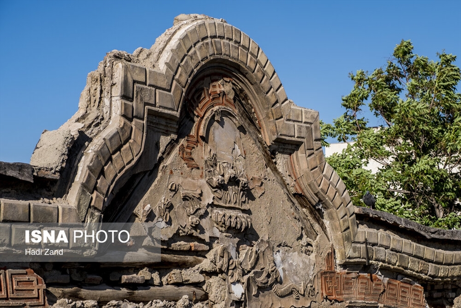 «شکوه‌السلطنه» یا «امین لشکر»