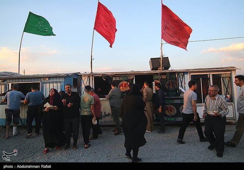 موکبهای پذیرایی از زائران اربعین حسینی در همدان