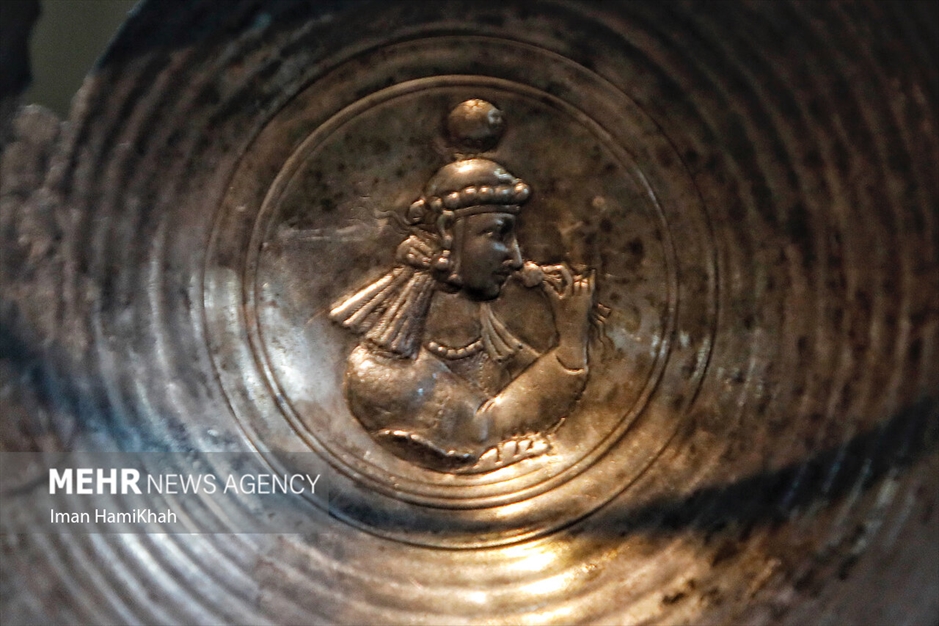 نمایش ۱۱ شیء هخامنشی و ساسانی در موزه هگمتانه