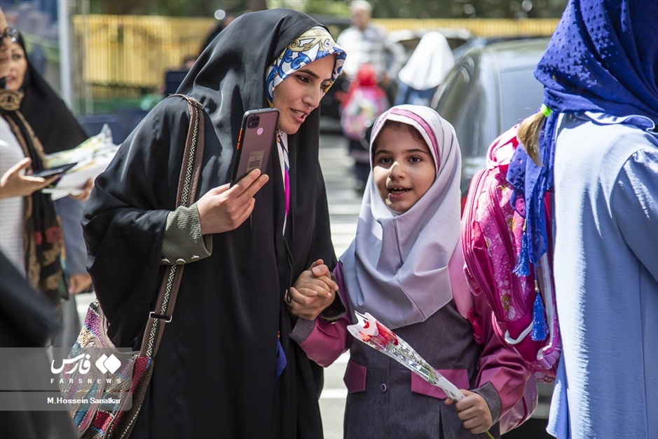 آئین جشن شکوفه ها