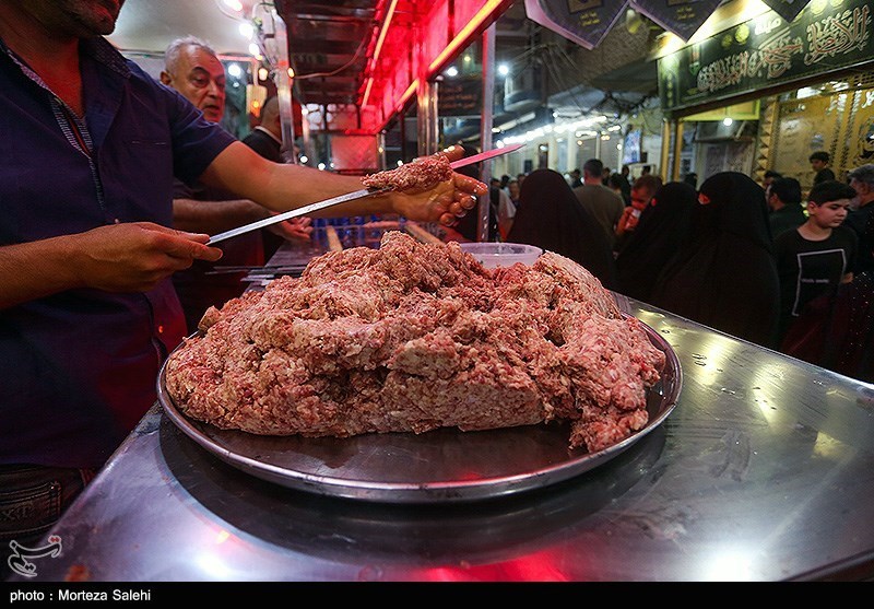 موکب های پذیرایی از زائرین اربعین در شهر کربلا