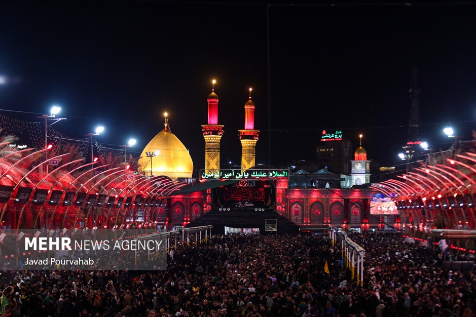 عزاداری زائران اربعین در حرم اباعبدالله