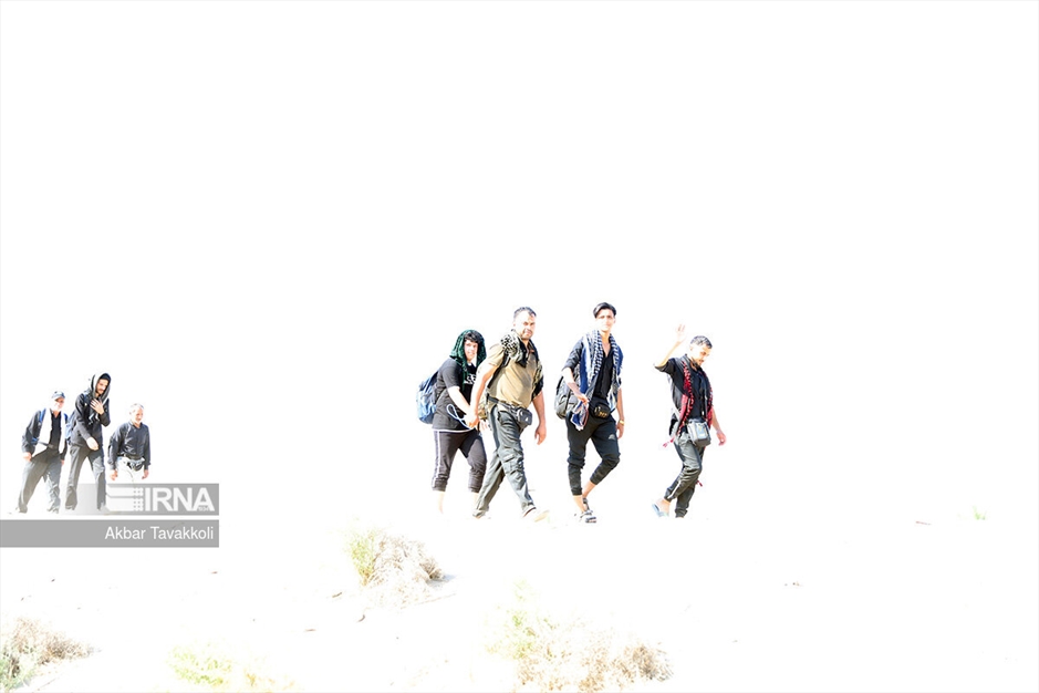 پیاده روی در گرمای ۵۰ درجه