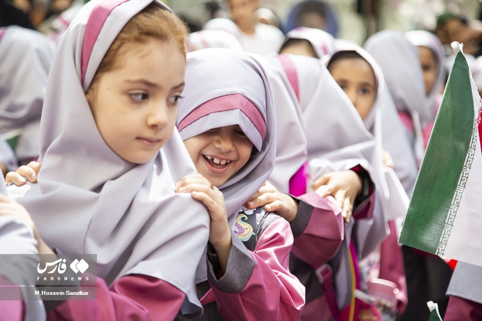 آئین جشن شکوفه ها