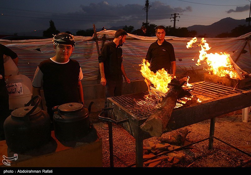 موکبهای پذیرایی از زائران اربعین حسینی در همدان
