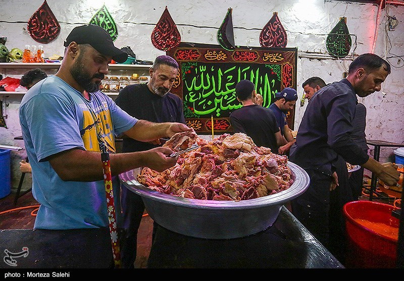 موکب های پذیرایی از زائرین اربعین در شهر کربلا