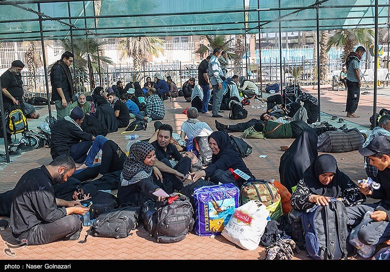 بازگشت زائرین اربعین حسینی از مرز مهران