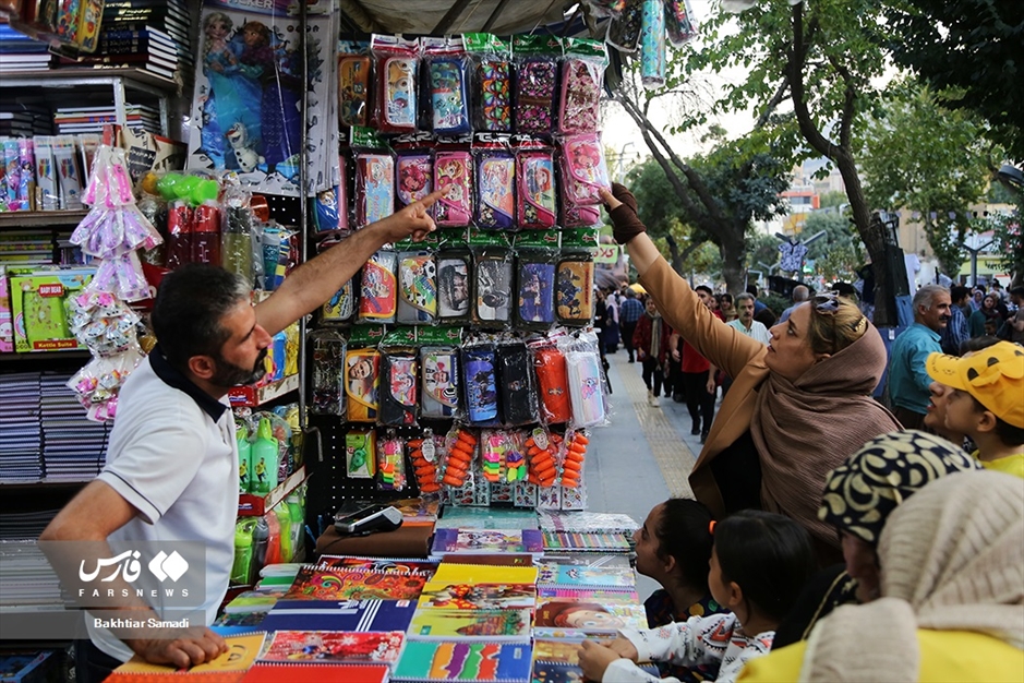 بازار لوازم التحریر سنندج در آستانه آغاز سال تحصیلی جدید