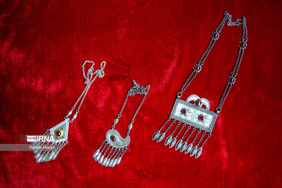 ساخت زیور آلات ترکمن