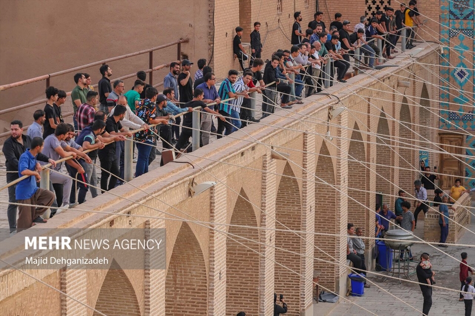 مراسم سنتی پوش کشی در مسجد جامع یزد