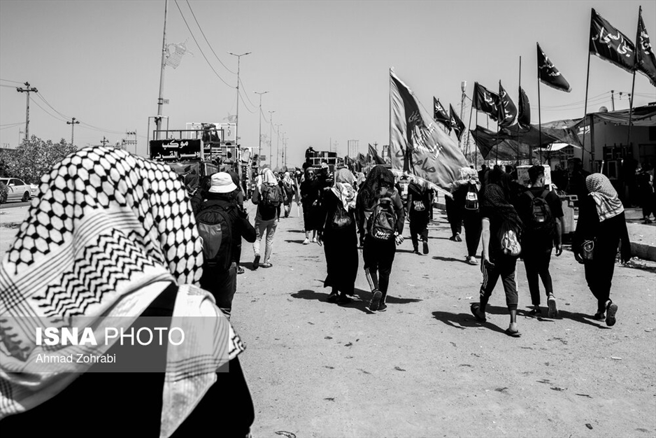 پیاده‌روی زائران اربعین در دمای ۴۰ درجه عراق