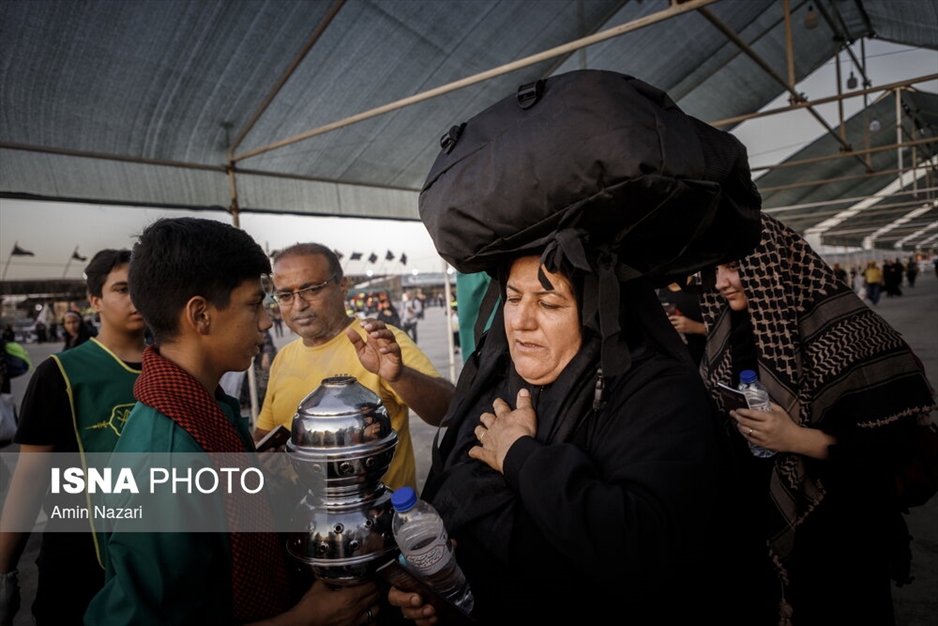تردد شبانه زائران اربعین حسینی از مرز شلمچه
