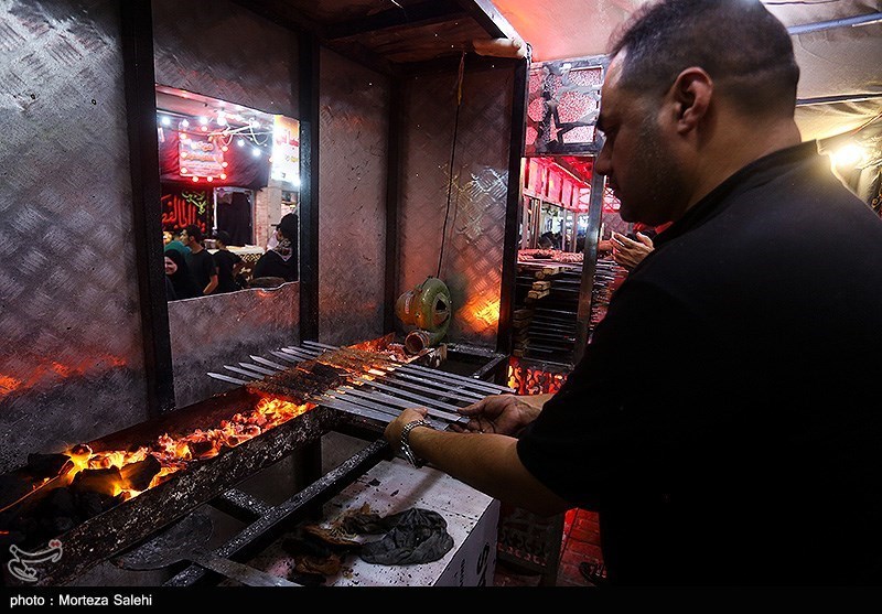 موکب های پذیرایی از زائرین اربعین در شهر کربلا