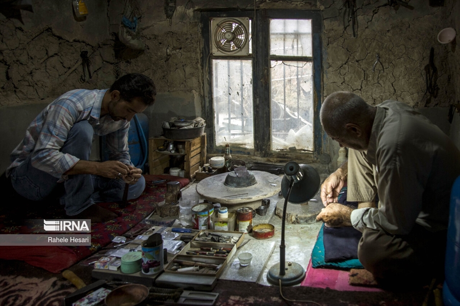 ساخت زیور آلات ترکمن