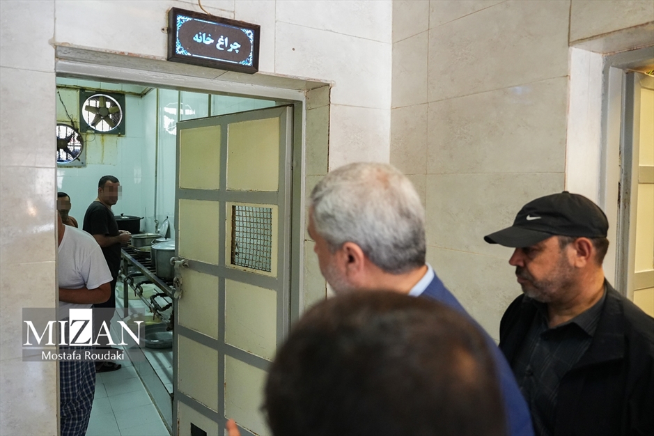 بازدید رئیس کل دادگستری تهران از ندامتگاه تهران بزرگ