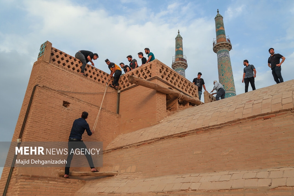مراسم سنتی پوش کشی در مسجد جامع یزد